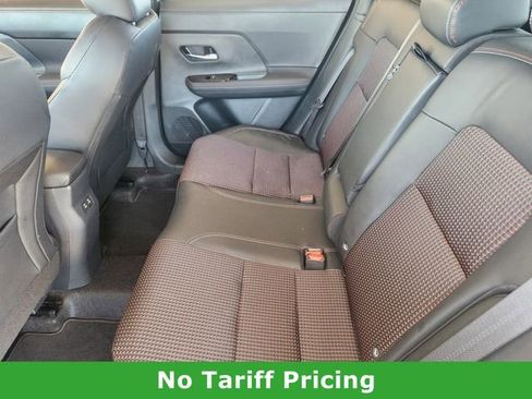 Certified 2025 Nissan Kicks SR image 28