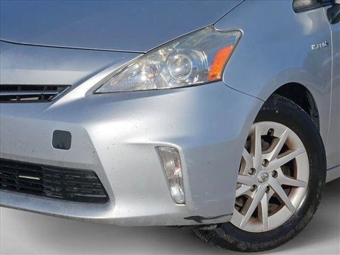 Used 2014 Toyota Prius V Three image 4