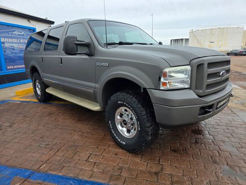 Used 2005 Ford Excursion Limited image 4