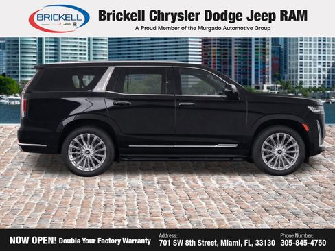 Used 2024 Cadillac Escalade Premium Luxury AWD/4WD image 25