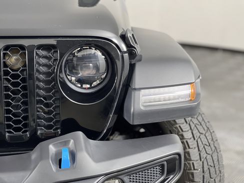 Used 2023 Jeep Wrangler Unlimited image 5