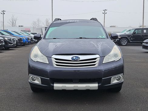 Used 2011 Subaru Outback 2.5i Limited image 2