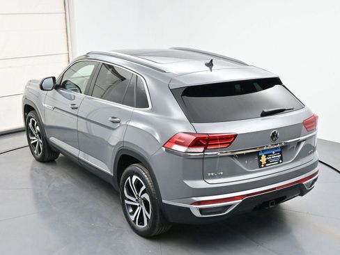 Used 2022 Volkswagen Atlas Cross Sport SEL image 32