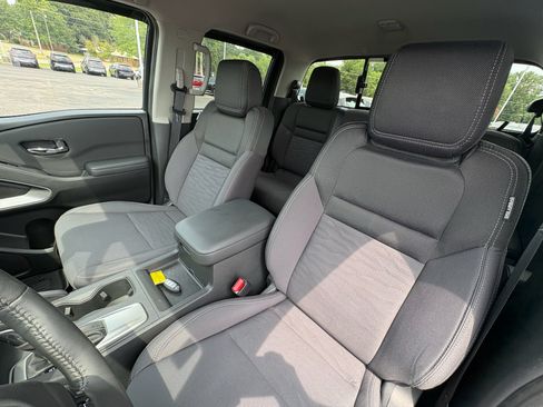 Used 2024 Nissan Frontier SV w/ SV Convenience Package AWD/4WD image 12