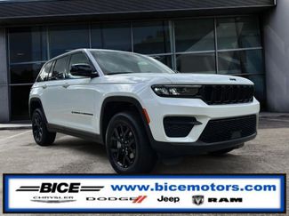 New 2025 Jeep Grand Cherokee Altitude RWD video 1