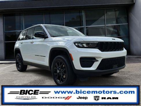 New 2025 Jeep Grand Cherokee Altitude RWD image 1
