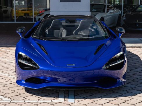 Used 2024 McLaren 750S Spider image 12