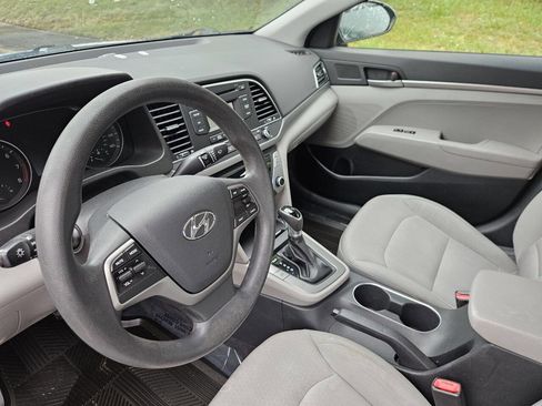 Used 2017 Hyundai Elantra SE FWD image 10