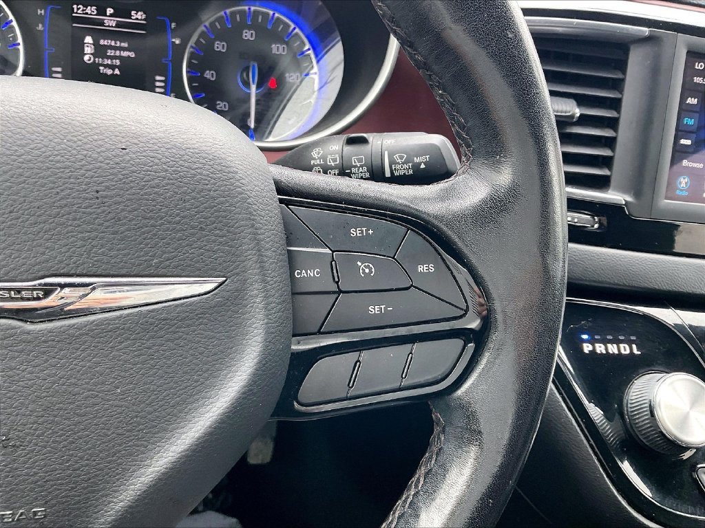 Used 2020 Chrysler Pacifica Touring-L FWD image 23
