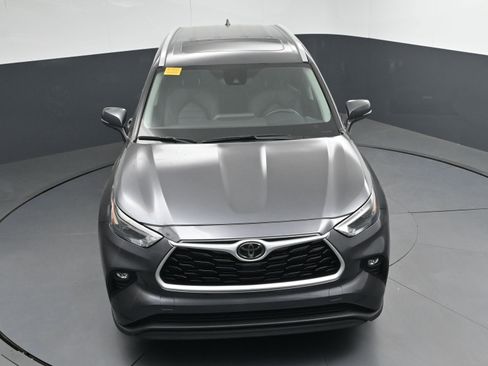 Certified 2024 Toyota Highlander XLE image 33