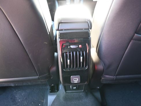 New 2026 Jeep Compass Latitude image 17