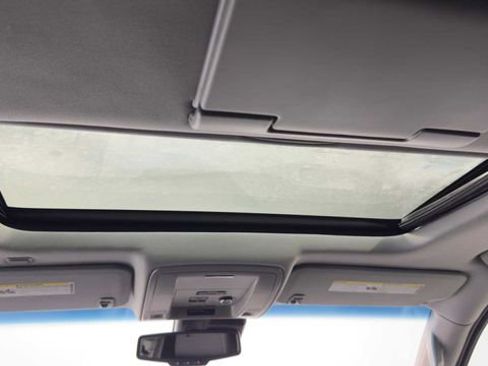 Used 2016 GMC Yukon XL SLT w/ Open Road Package image 22