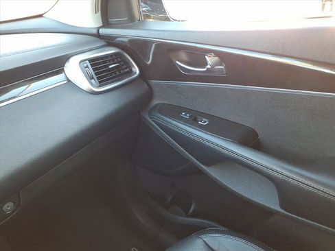 Used 2017 Kia Sorento EX image 20