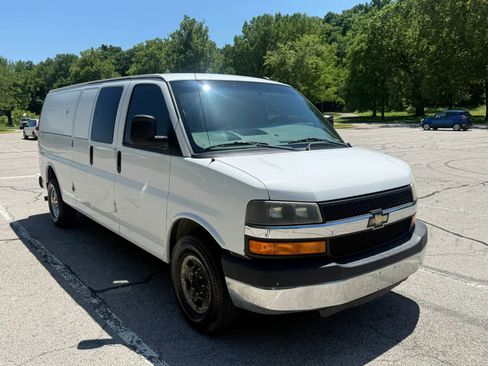 Used 2014 Chevrolet Express 3500 LT w/ LT Preferred Equipment Group RWD image 3