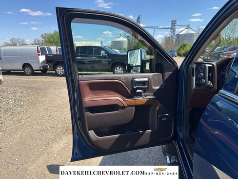 Used 2016 Chevrolet Silverado 2500 High Country w/ Duramax Plus Package AWD/4WD image 9