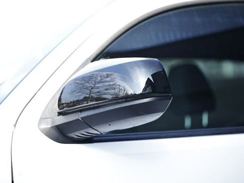 Used 2019 Toyota Tacoma TRD Sport image 14