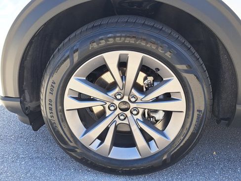 Certified 2021 Ford Explorer XLT w/ Equipment Group 202A image 4