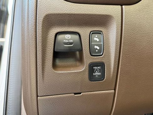 Used 2025 RAM 1500 Limited AWD/4WD image 23
