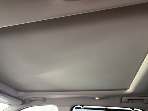 Used 2021 Nissan Rogue SL w/ Premium Package image 30