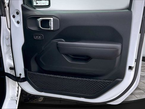 Used 2020 Jeep Gladiator Sport w/ Quick Order Package 24S image 25