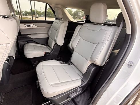 Used 2026 Ford Explorer Active w/ Active Comfort Package RWD image 27