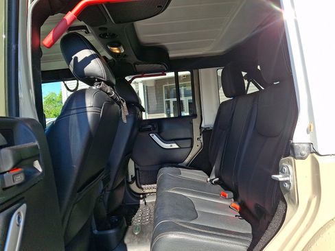 Used 2017 Jeep Wrangler Unlimited Sahara w/ Quick Order Package 24E Chief AWD/4WD image 11