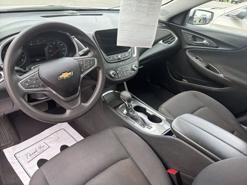 Used 2022 Chevrolet Malibu LT FWD image 15