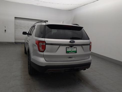 Used 2017 Ford Explorer XLT w/ Equipment Group 202A image 6