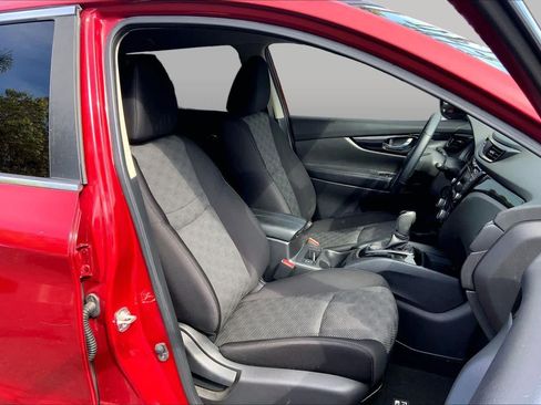 Used 2022 Nissan Rogue Sport SV FWD image 8