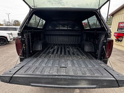 Used 2021 GMC Sierra 1500 AT4 w/ AT4 Preferred Package AWD/4WD image 36