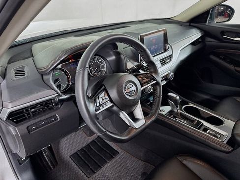 Used 2023 Nissan Altima 2.5 SR image 9