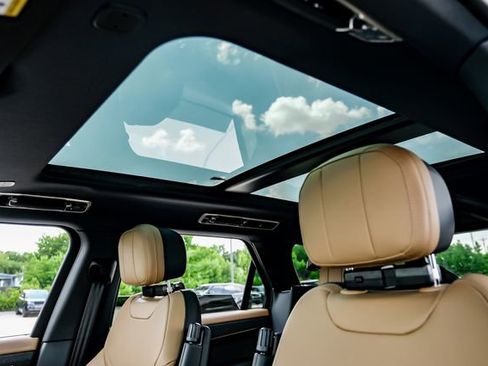 New 2026 Land Rover Range Rover Sport Dynamic SE AWD/4WD image 4