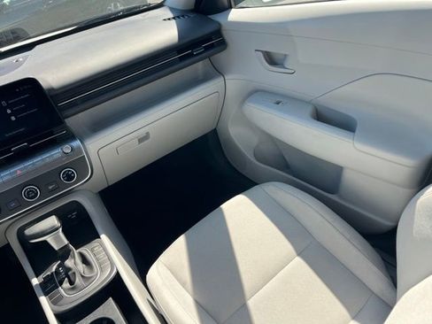 Certified 2025 Hyundai Kona SE AWD/4WD image 15