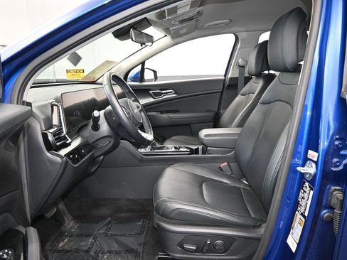 Used 2023 Kia Sportage EX image 11