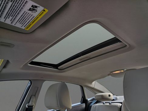 Used 2014 Ford Fiesta SE w/ Comfort Package FWD image 18