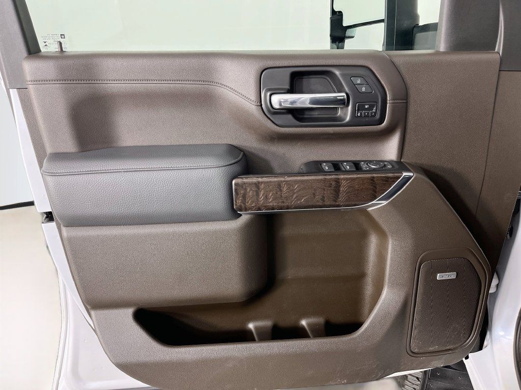 Used 2022 GMC Sierra 3500 Denali w/ Denali Ultimate Package AWD/4WD image 27
