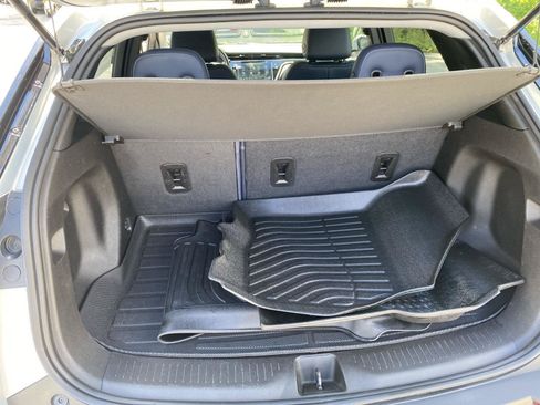 Used 2023 Chevrolet Bolt EUV LT w/ Convenience Package FWD image 12