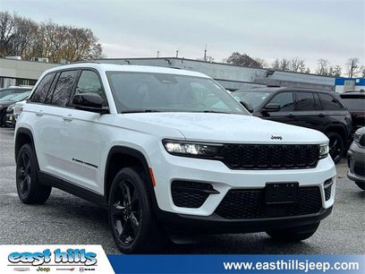 Used 2023 Jeep Grand Cherokee Altitude