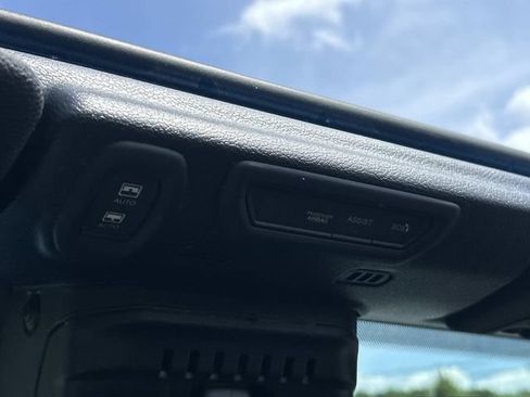 Used 2021 Jeep Wrangler Unlimited Rubicon AWD/4WD image 35