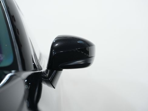 Used 2015 Nissan GT-R Premium image 11