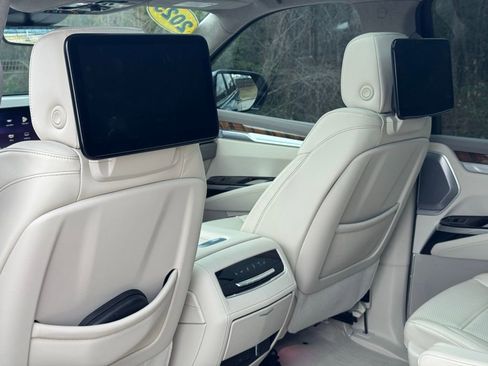 Certified 2025 Cadillac Escalade ESV Sport Platinum image 65