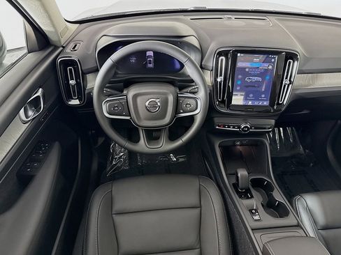 New 2026 Volvo XC40 B4 Core FWD image 23