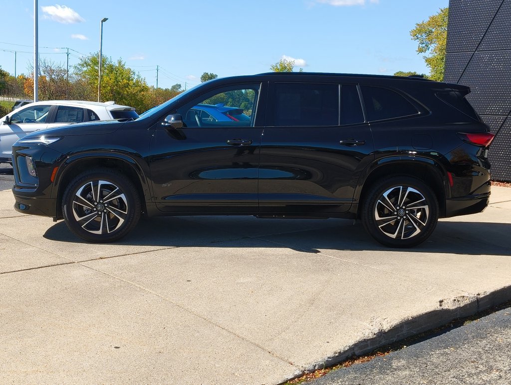 Used 2026 Buick Enclave Sport Touring w/ LPO, All-Weather Package AWD/4WD image 35