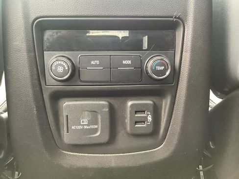 Used 2018 Buick Enclave Essence AWD/4WD image 22