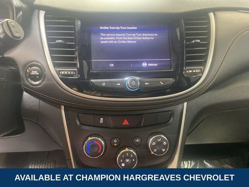 Used 2020 Chevrolet Trax LT w/ LT Convenience Package FWD image 18