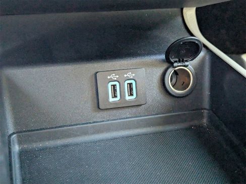 Used 2019 Ford Fusion SEL image 27