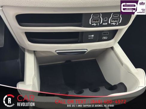 Used 2022 Chrysler Pacifica Touring-L image 47