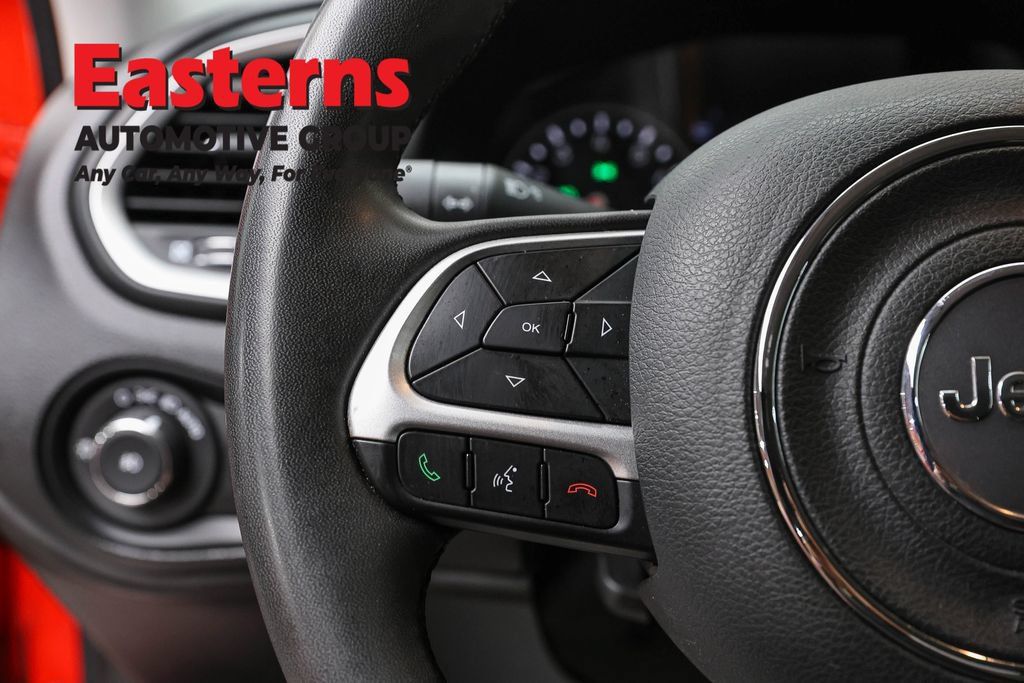 Used 2021 Jeep Renegade Latitude AWD/4WD image 16