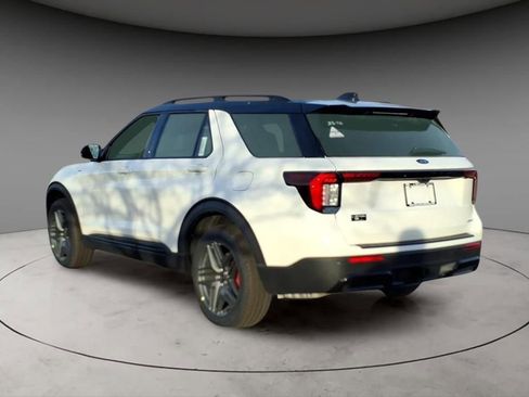 New 2026 Ford Explorer ST-Line w/ ST-Line Street Pack image 3