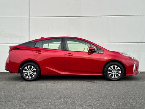 Certified 2019 Toyota Prius XLE AWD/4WD image 7